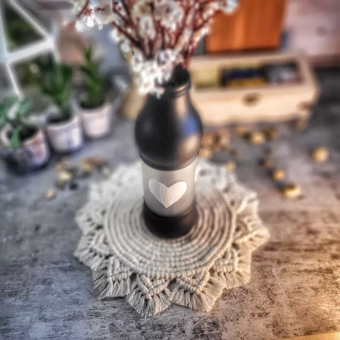 Blumenvase mit Herzen – Bild 2